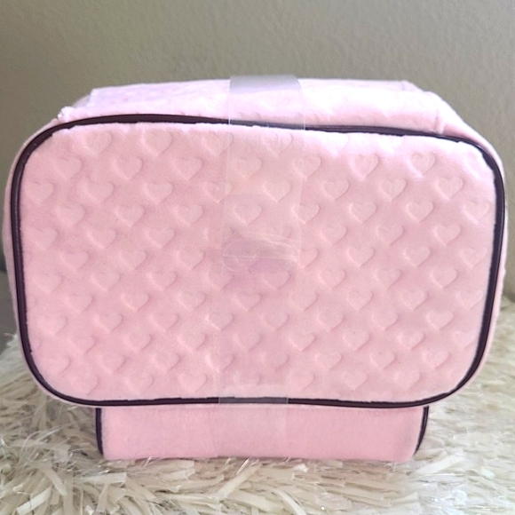 JUICY COUTURE VINTAGE STYLE SET OF 2 COSMETIC BAGS - Picture 7 of 9